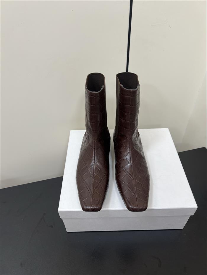 20251128174314526 370